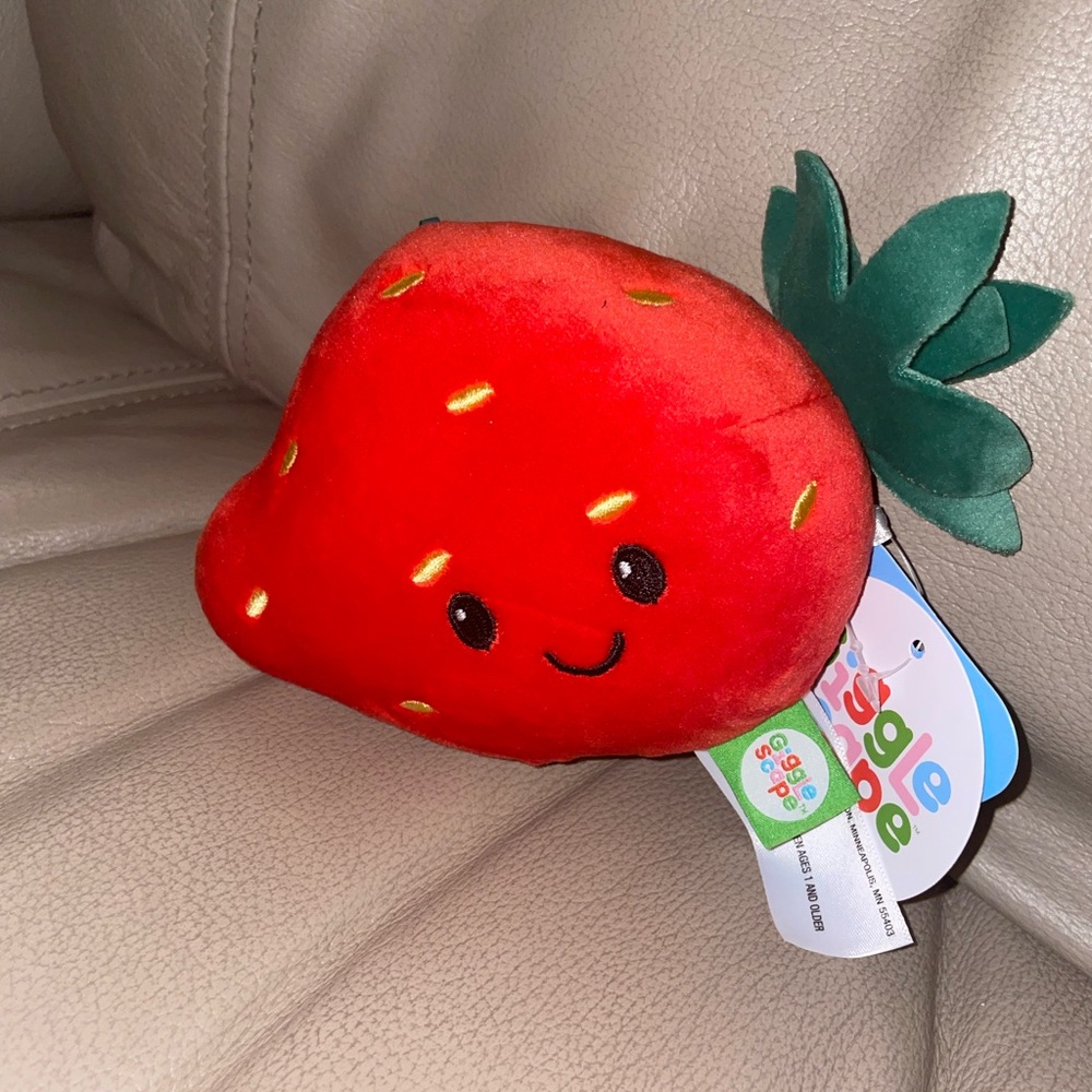 Giggle Scape Red Clip-on Plush Strawberry Cute Fun Backpack Bag Charm NWT School